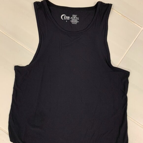 Zyia Tank - Picture 1 of 1